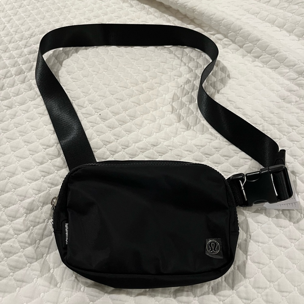 Lulu lemon everywhere belt bag